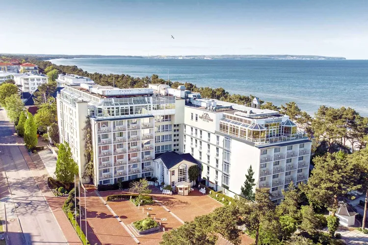 Aerial view of the Rugard Strandhotel in Binz – exclusive wellness hotel with panoramic views over the Bay of Binz