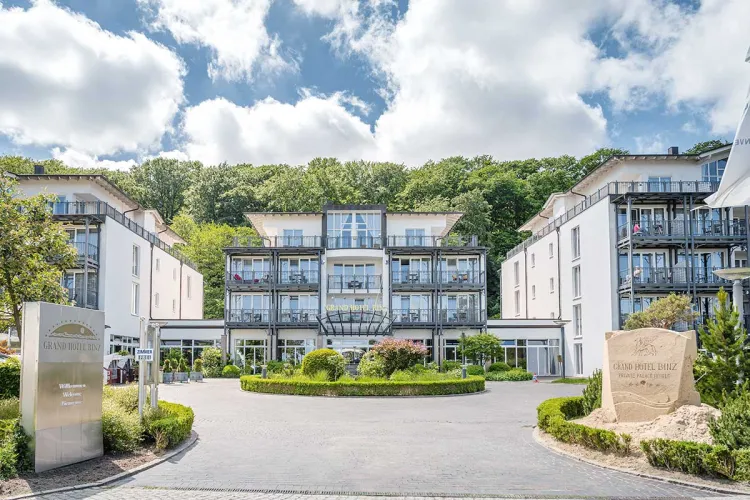 Exterior view of the Grand Hotel Binz – modern five-star hotel in a quiet location with Asian-style spa